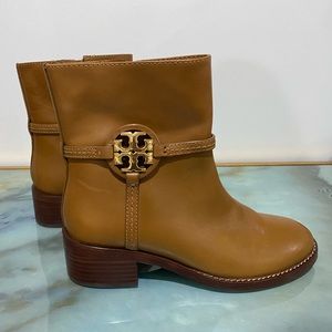 Tory Burch MILLER Logo 45mm
Bootie Boots Dark Tiramisu Size 6